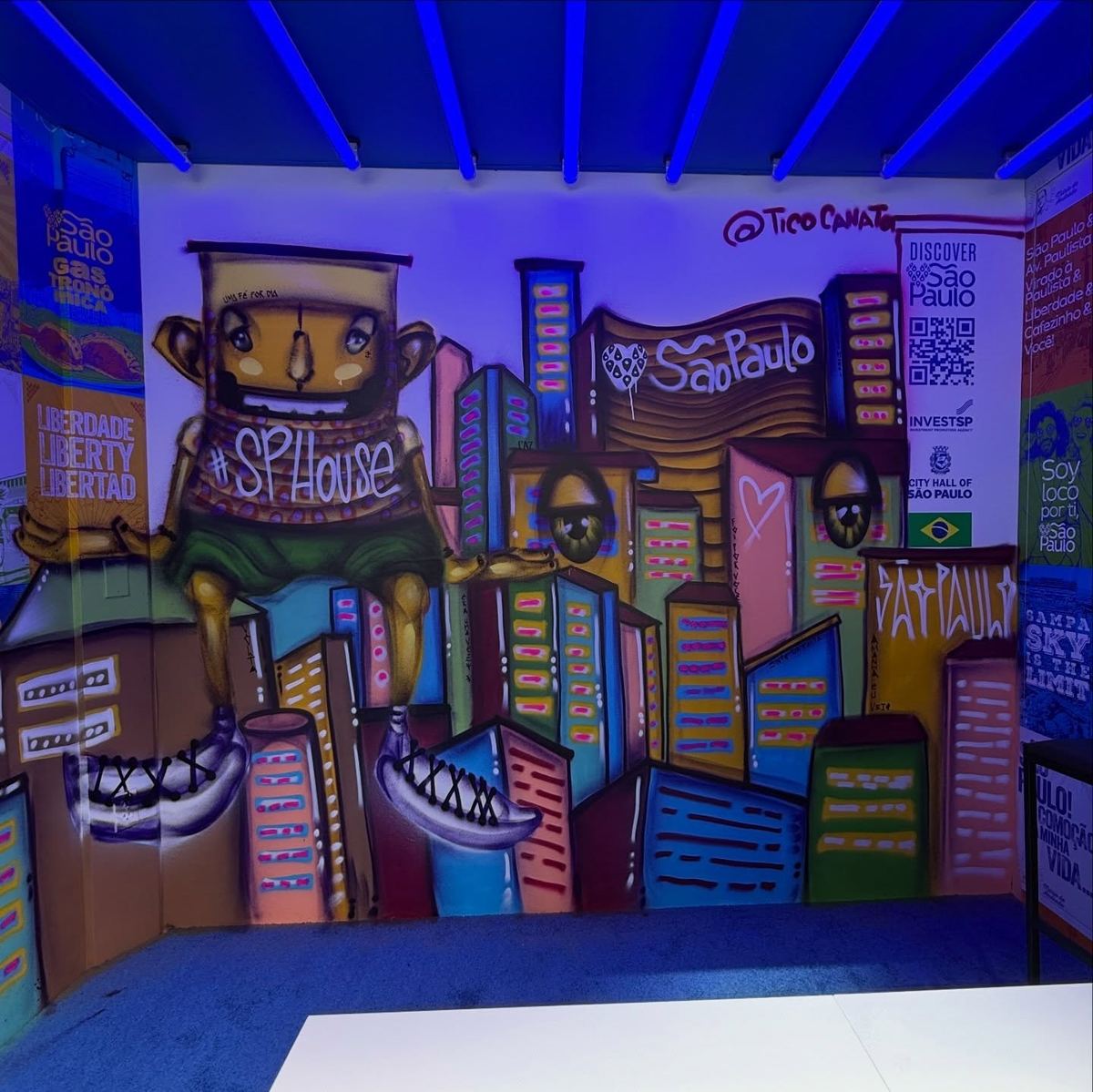 Instalação pintada por Tico Canato na SP House, SXSW 2026, Austin